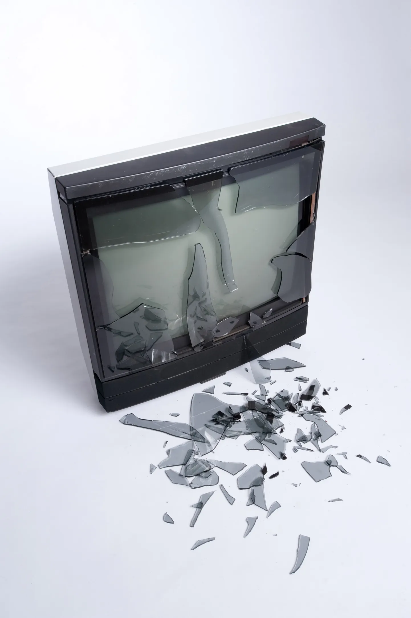 Katkine televiisor. Pilt on illustratiivne.