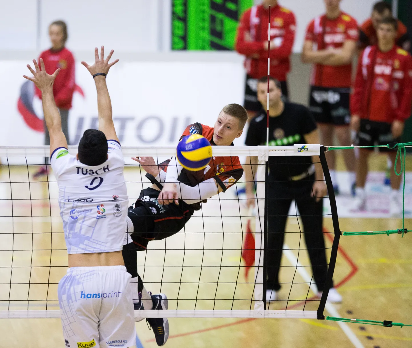 Tallinna Selveri 18-aastane nurgaründaja Albert Hurt on üks paljudest Eesti noortest, kes kerkinud kiirelt välisklubide huviorbiiti.
