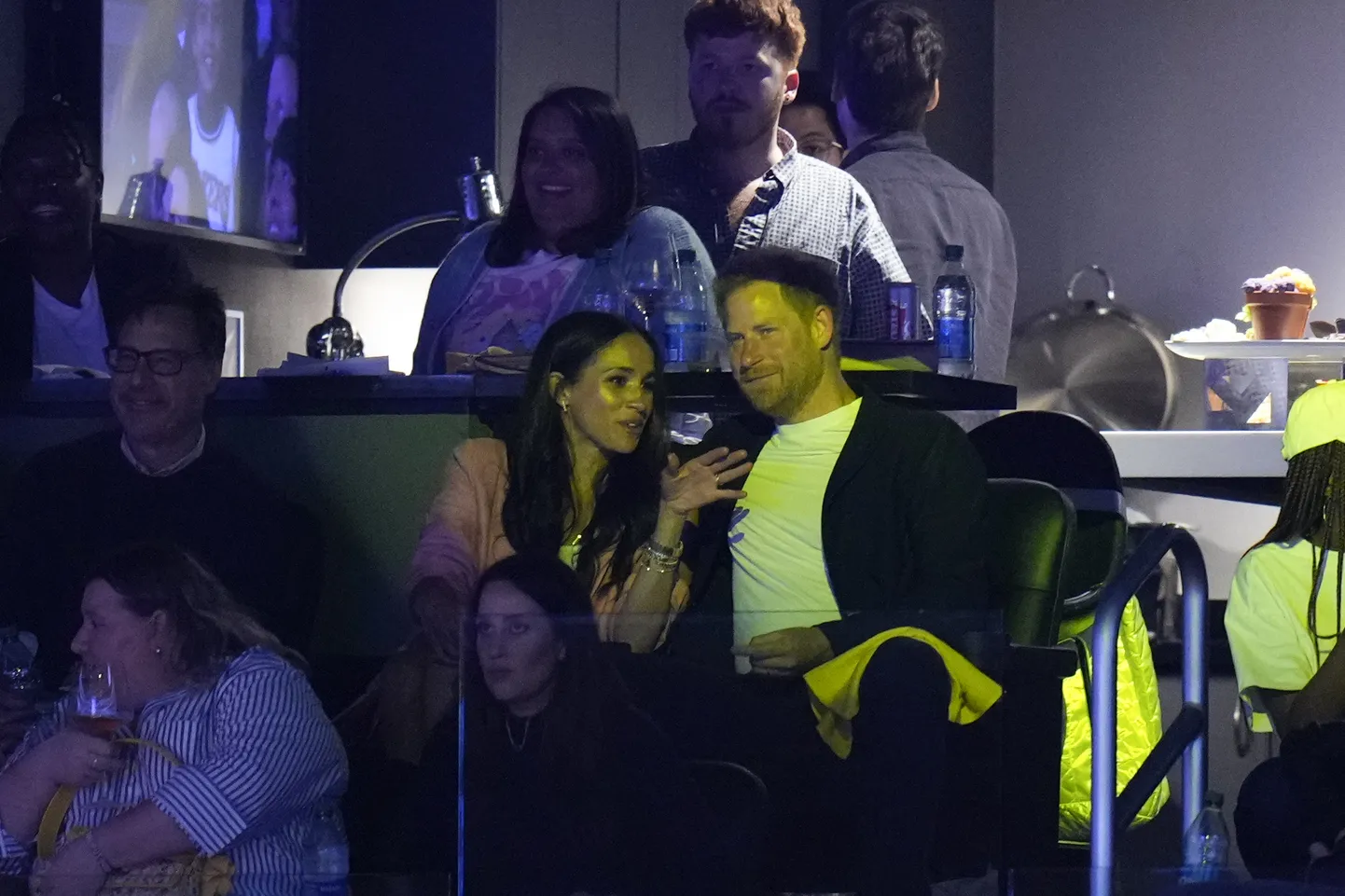 Meghan Markle ja Prints Harry korvpalliliiga NBA kohtumisõhtul.