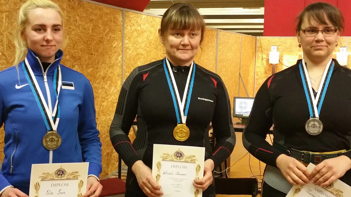 Naiste õhupüssi esikolmik: vasakult Elise Saar, Anžela Voronova, Karina Kotkas.
