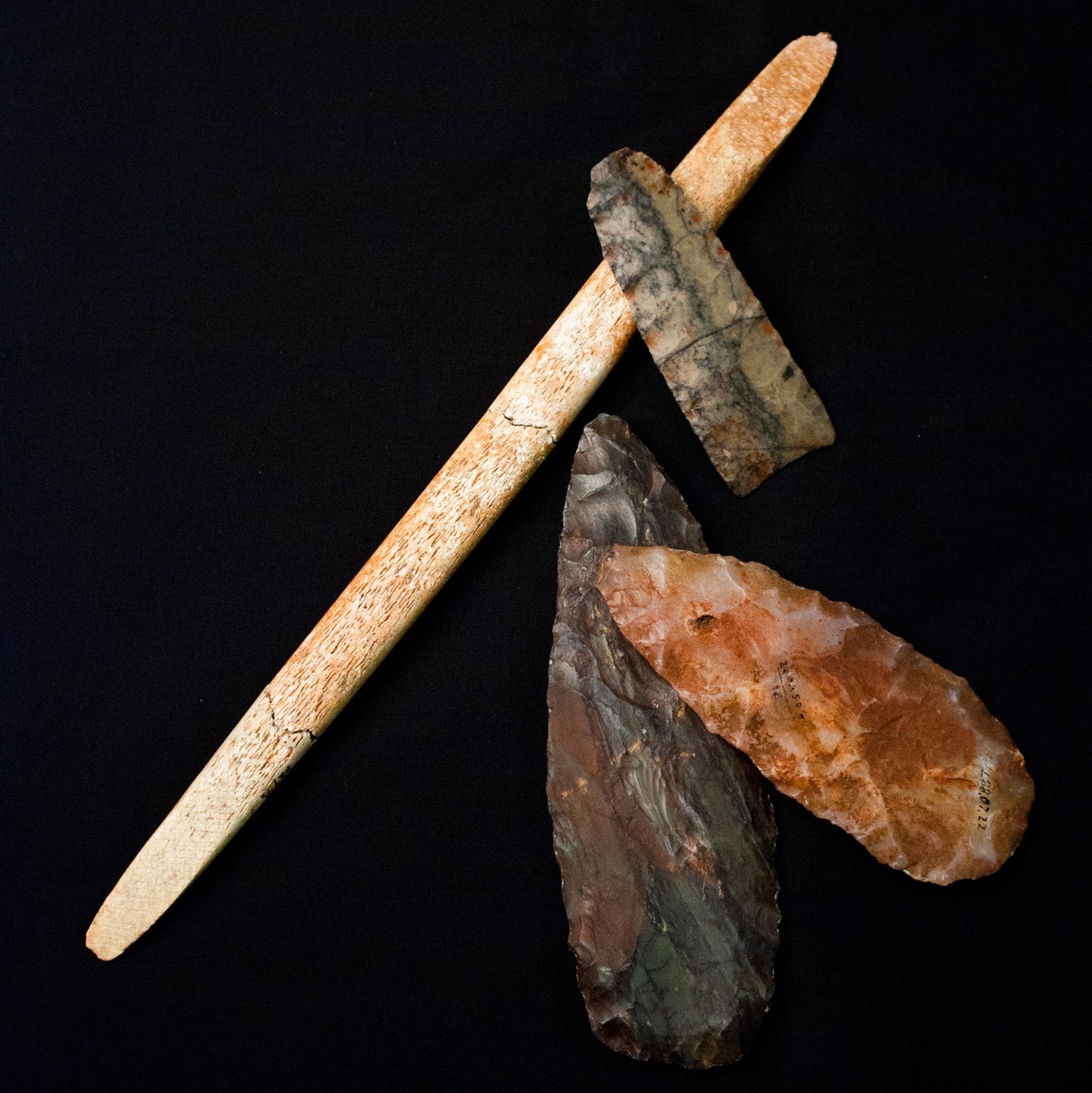 Clovise kultuuri esindajate relvad ja tööriistad