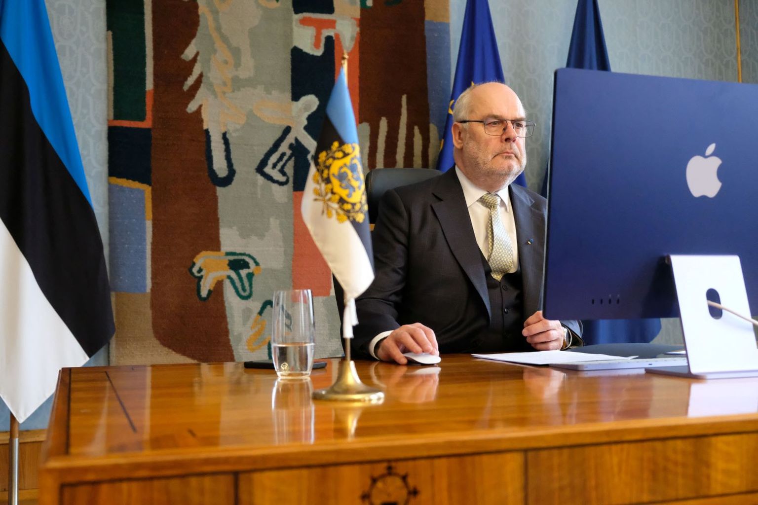 President Alar Karis Butša tippkohtumisel.