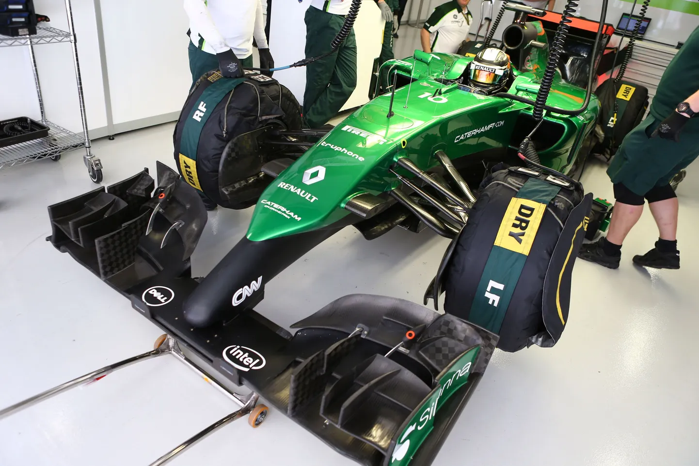 Caterhami vormel-1 tiim on suures rahahädas.