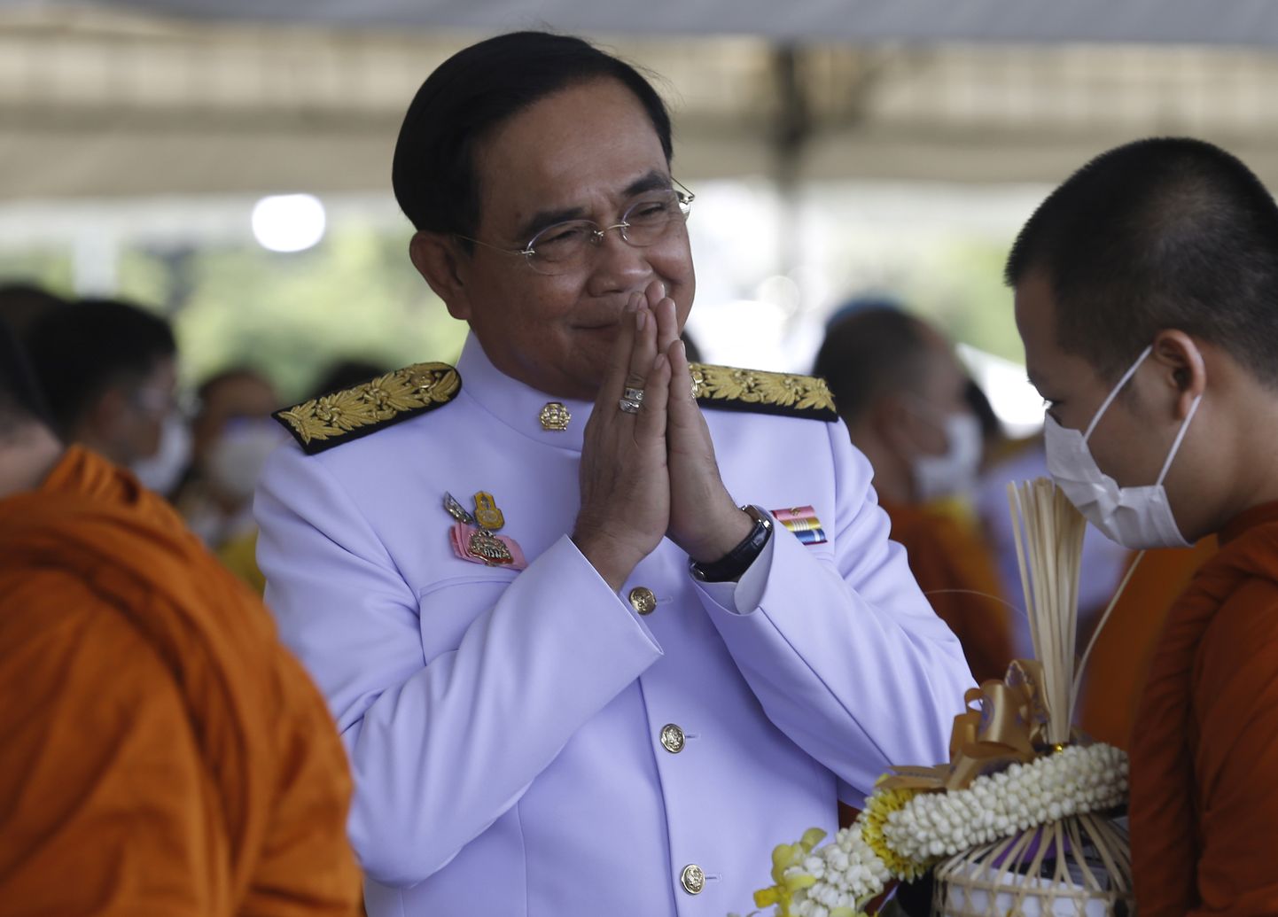 Tai ametist lahkuv peaminister Prayut Chan-o-cha juuli lõpus kuningas Maha Vajiralongkorn Bodindradebayavarangkuni 71. sünnipäeva pidustustel.