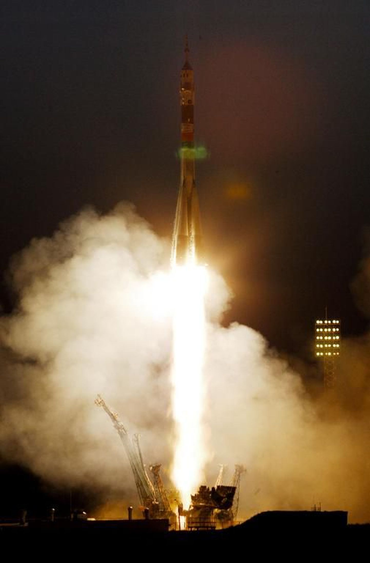Baikonuri kosmodroomilt startiv rakett Sojuz.