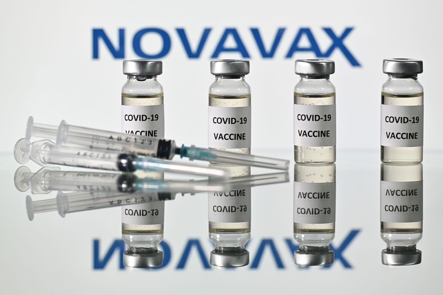 Новая вакцина от компании Novavax.