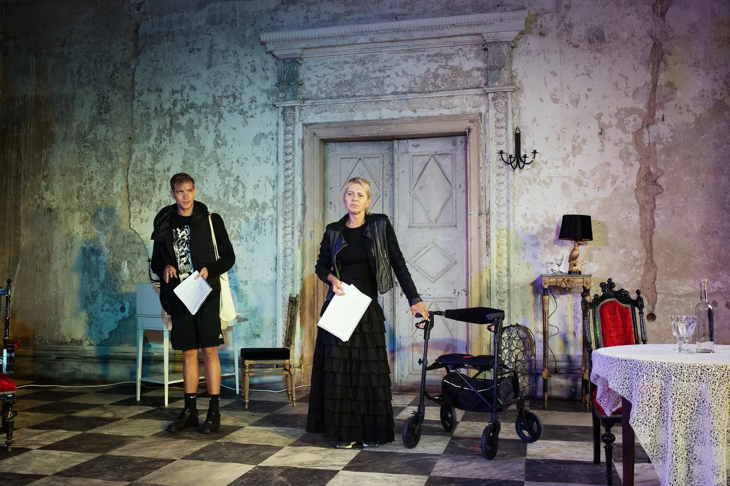 «Öökuninganna» proov: primadonna rollis Ülle Lichtfeldt ja sotsiaaltöötaja osas Miika Pihlak.