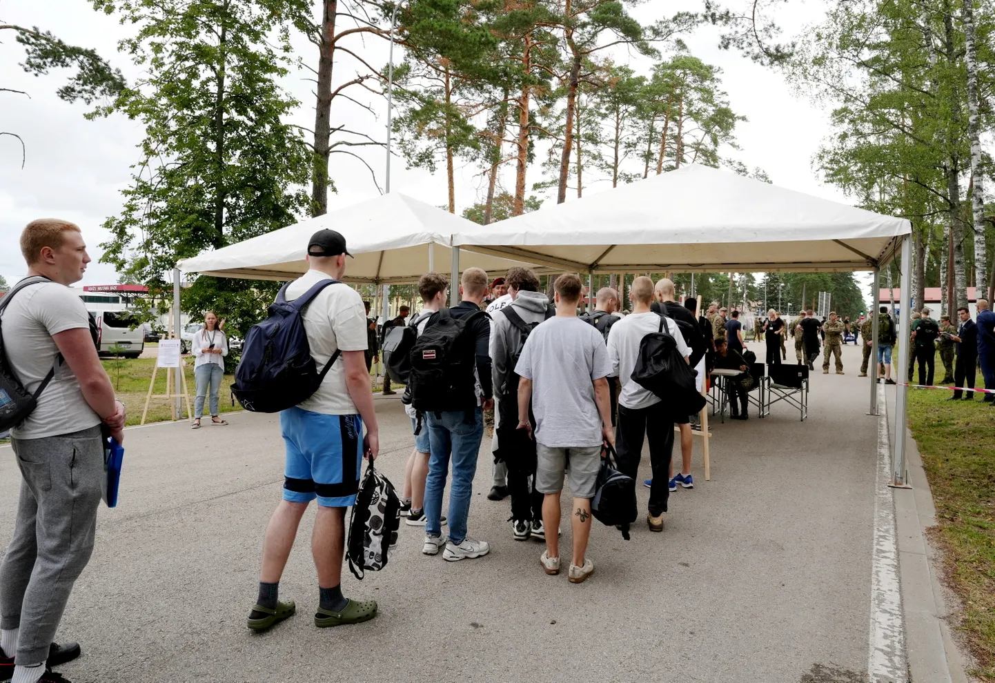 Militārajā bāzē "Ādaži" tiek sagaidīti valsts aizsardzības dienesta 2024. gada jūlija iesaukuma karavīri.