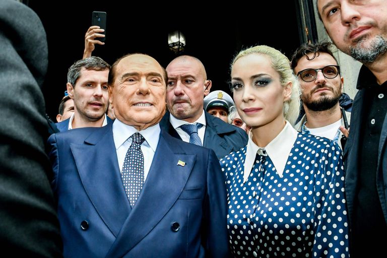 Silvio Berlusconi ja tema viimane elukaaslane Forza Italia partei parlamendiliige Marta Fascina.

//AGFEDITORIAL_AGF_EDITORIAL_GFD3250569/Credit:Nicola Marfisi/AGF/SIPA/2306121116 FOTO: Nicola Marfisi/agf/sipa