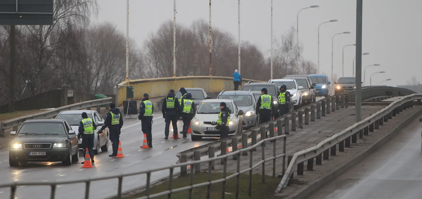 Politseireid Tartus 7. veebruari hommikul.