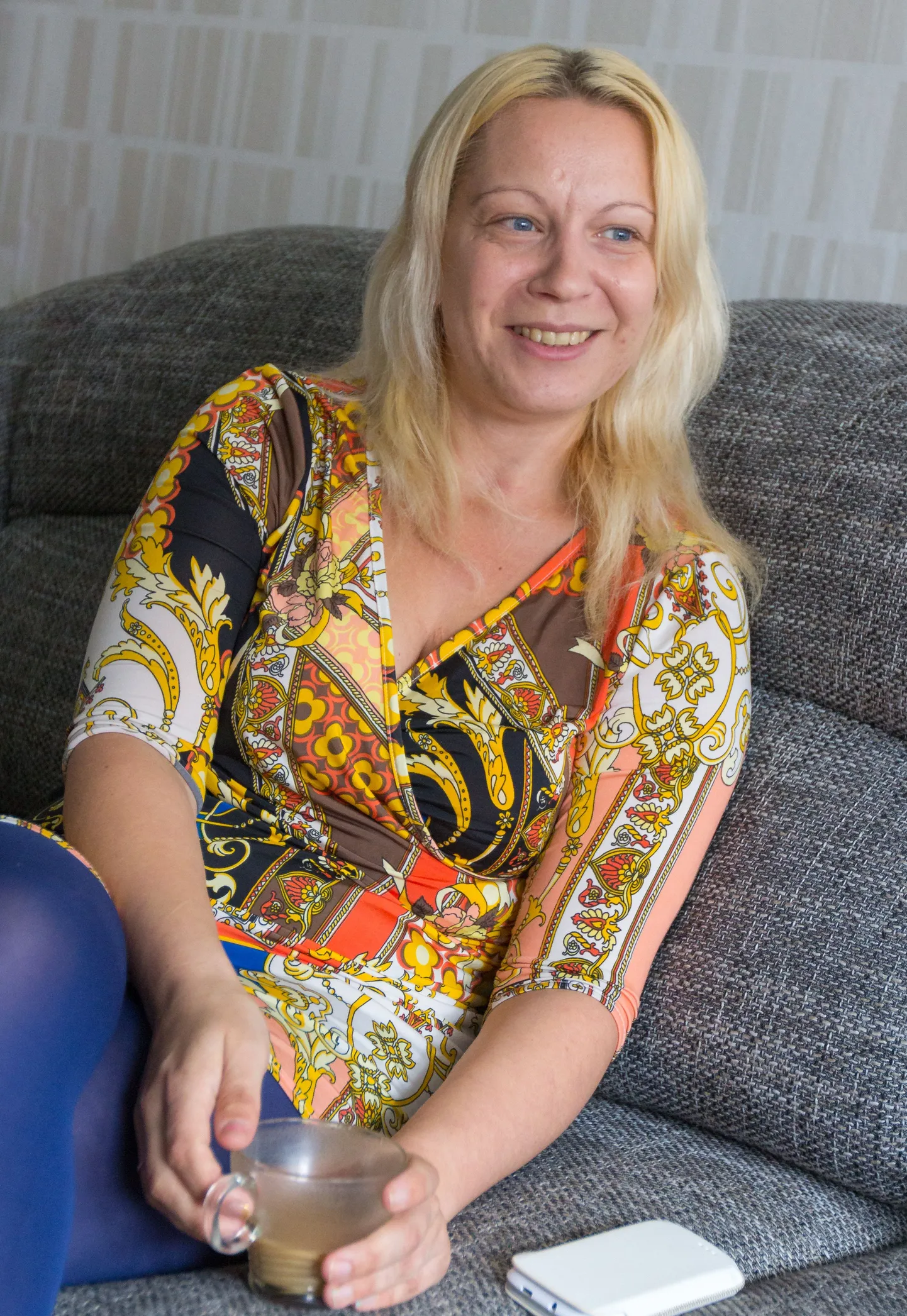 Massöör Liilia Rätsep on särav ja optimistlik naine. «Kõik tahavad mitu tuhat eurot palka, aga saab ka vähemaga hakkama. Elust peab rõõmu tundma,» on haigus teda õpetanud. «Inimene tunneb oma keha kõige paremini. Kuidas sain nii loll olla, et ei kuulanud, mida ta öelda tahtis?»