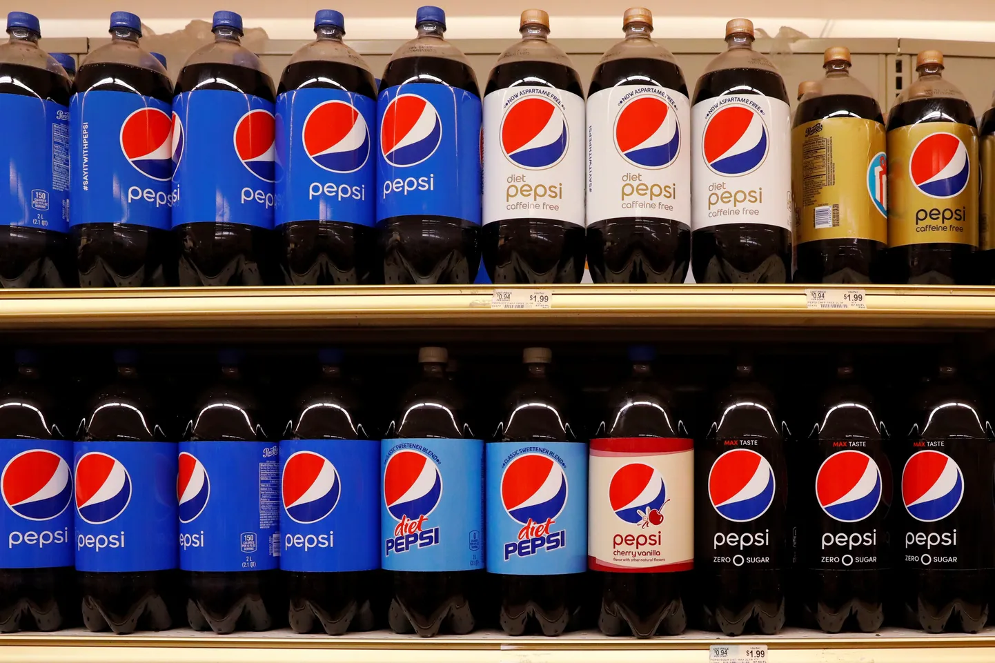 Erinevat sorti Pepsi New Yorgi poes.