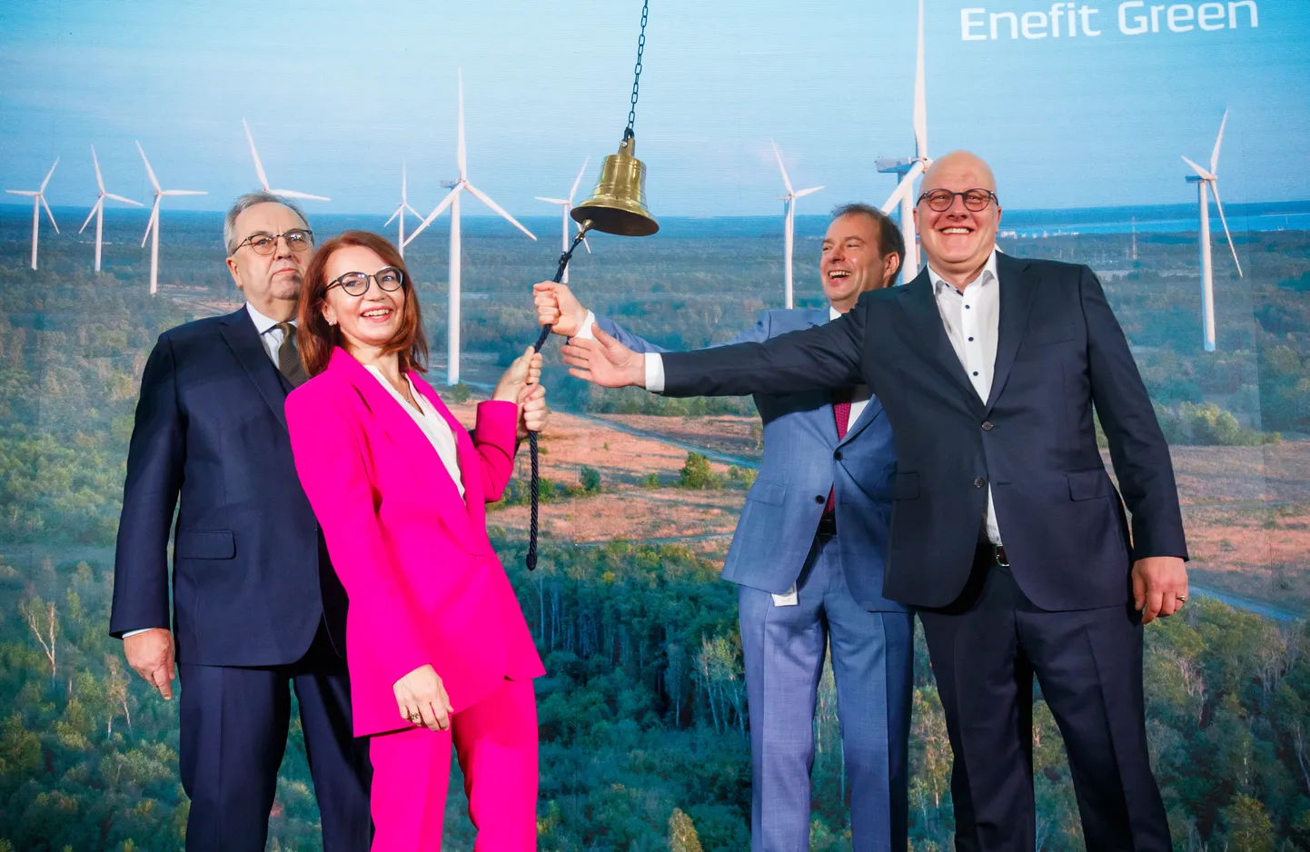 21.10.2021, Tallinn
Enefit Green aktsia esimese kauplemispäeva tähistamine Energia Avastuskeskuses. Vasakult Väino Kaldoja, Keit Pentus-Rosimannus, Hando Sutter, Aavo Kärmas.
Foto Mihkel Maripuu, Postimees