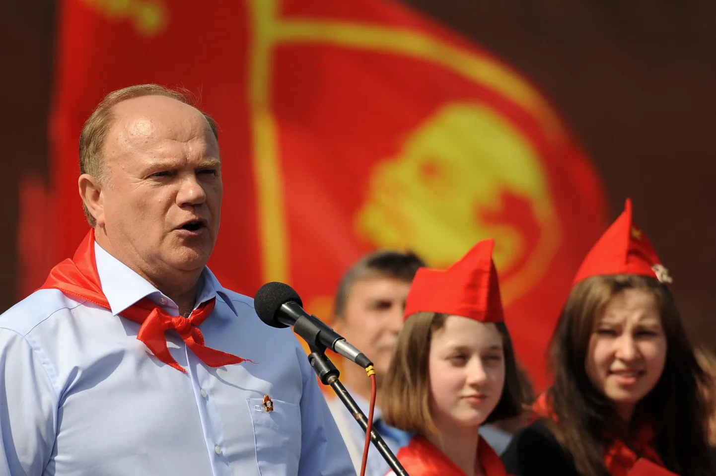 Gennadi Zjuganov kõnelemas koolinoortele Punasel väljakul 20. mail 2012.