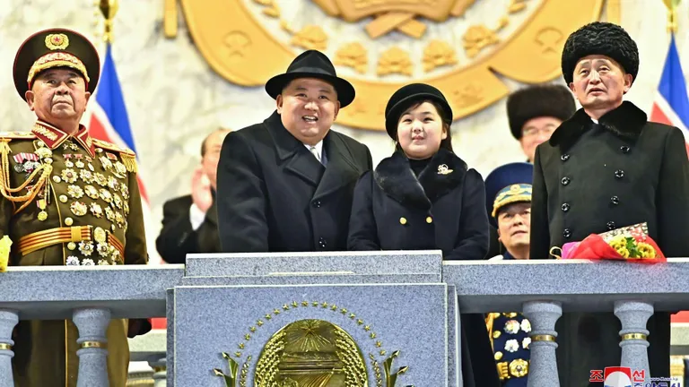 Ким Чен Ын и Ким Чжу Э.