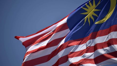 Malaisia võimupartei heitis enda ridadest välja kaks mõjukat liiget