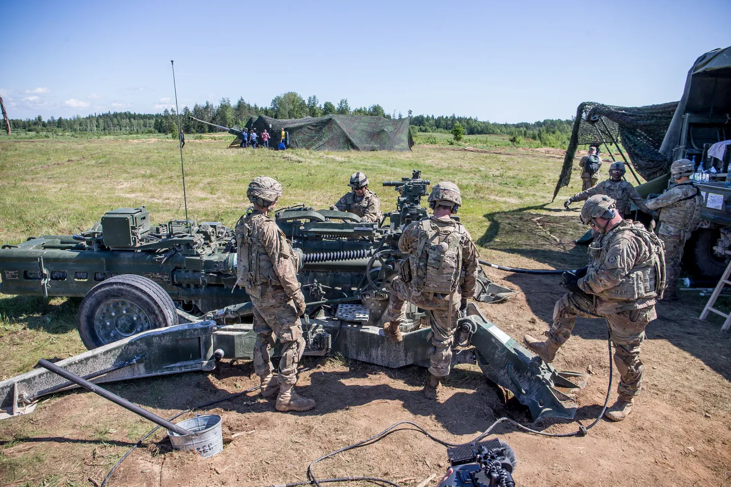 Tapa keskpolügoon 20.06.2016
Sõjaväeõppus Sabre Strike. Miinipilduja, kaitseväelased, armee.
FOTO:SANDER ILVEST/POSTIMEES