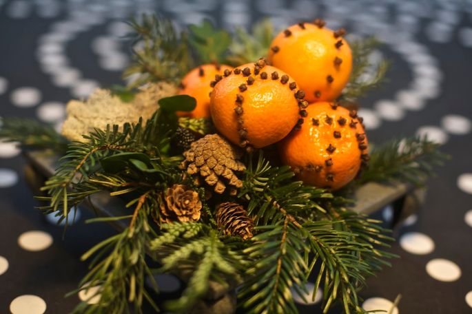 Как быстро сделать апельсиновый шарик с гвоздикой для новогоднего аромата — читать на апекс124.рф