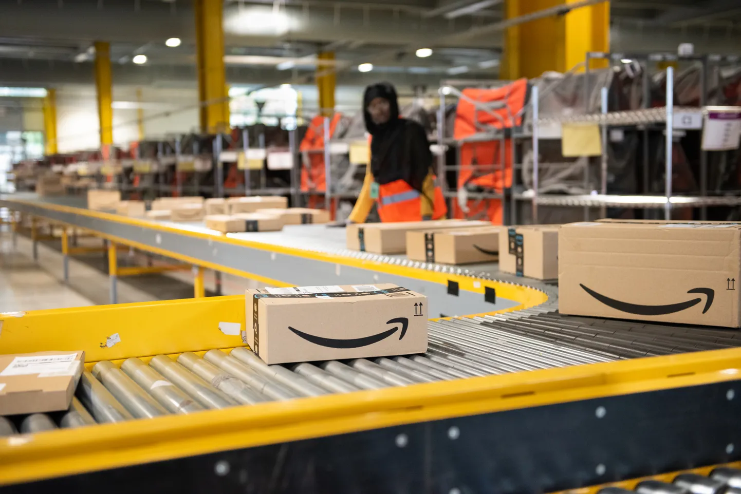 Склад Amazon