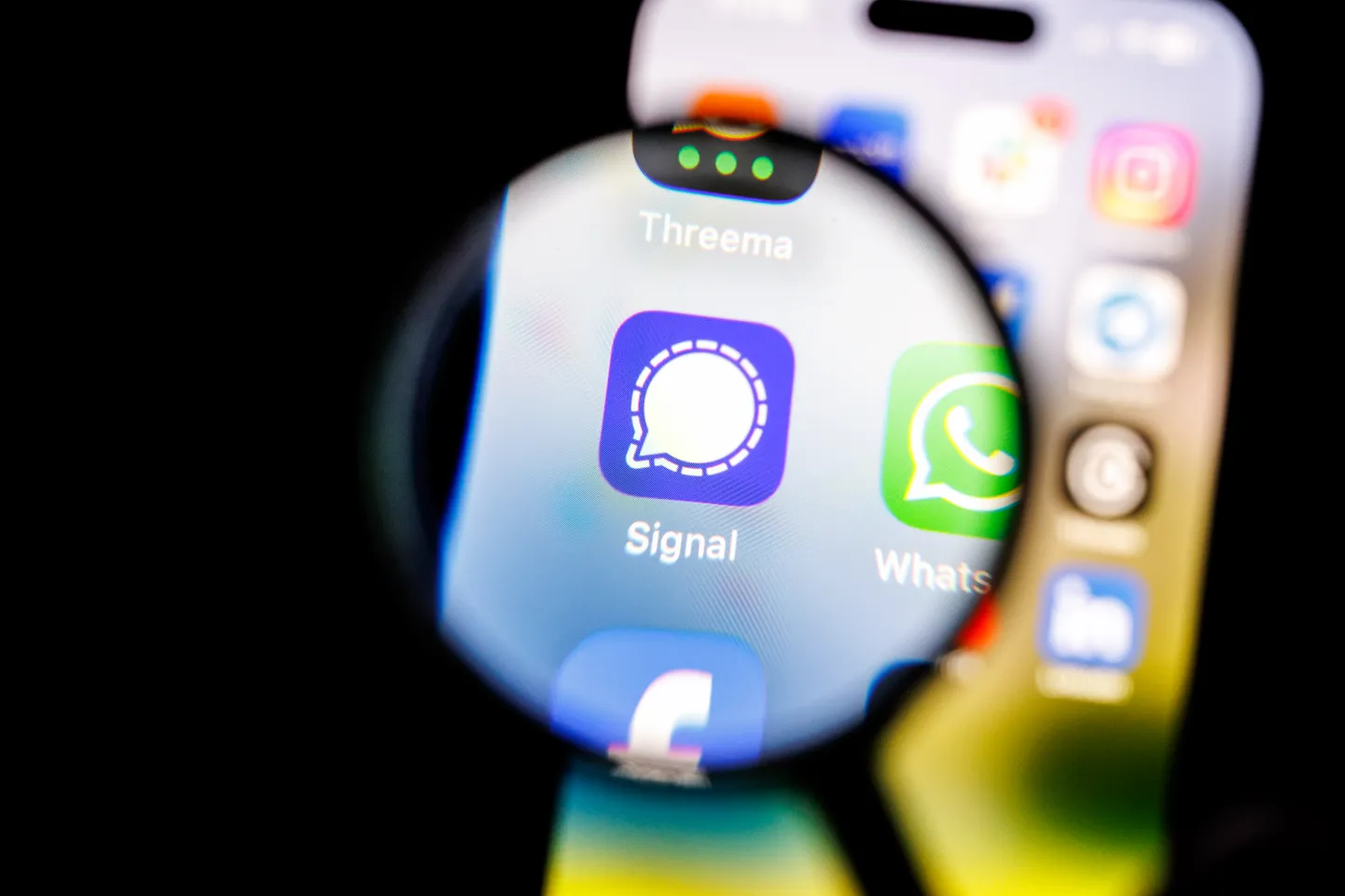 Hackers targeting Signal messaging app users in Estonia.