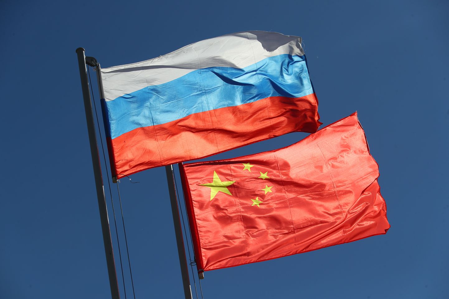 Venemaa ja Hiina lipp.