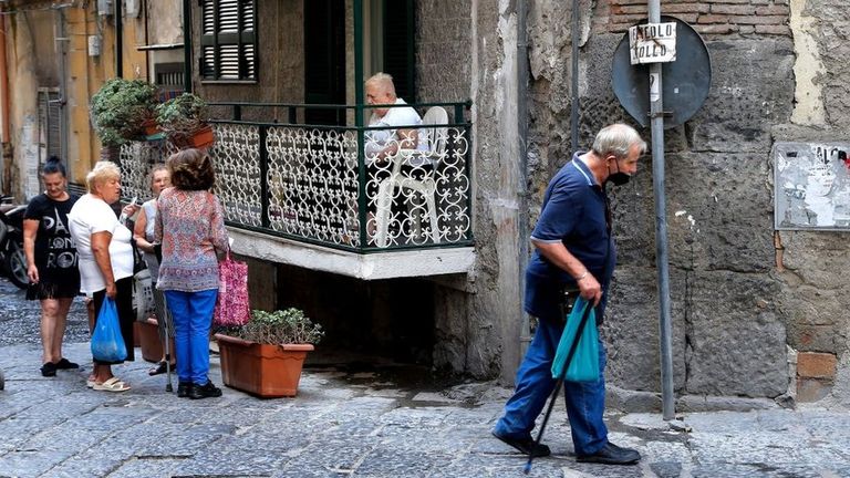 Неаполь – символ всего неладного в Италии: бедность, безработица, преступность. Мелони выбрала его для завершающего митинга предвыборной кампании