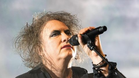 The Cure'i juhtfiguur kritiseerib Jalgpalli MM-finaali vaheajashow'd