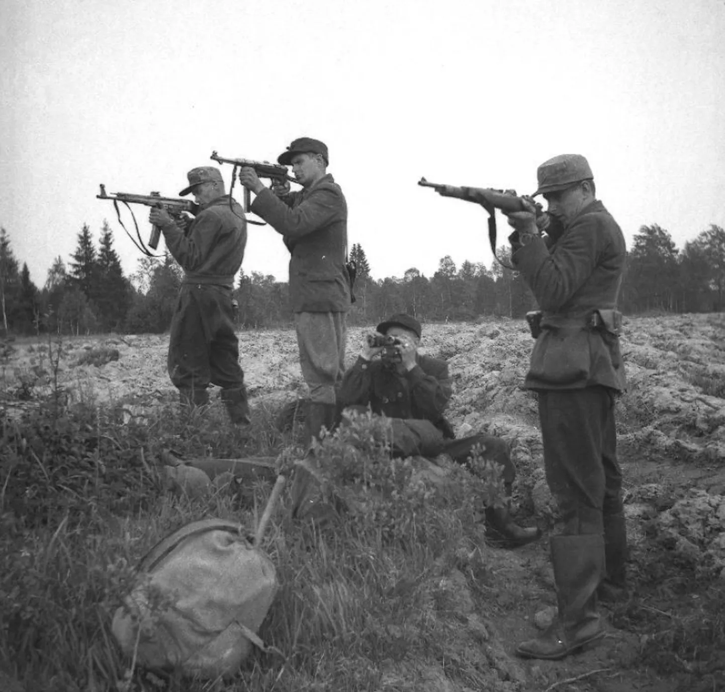 Metsavennad 1953. aastal. Ainult lootus võib inimesi nii kaua võitlusvalmis hoida.