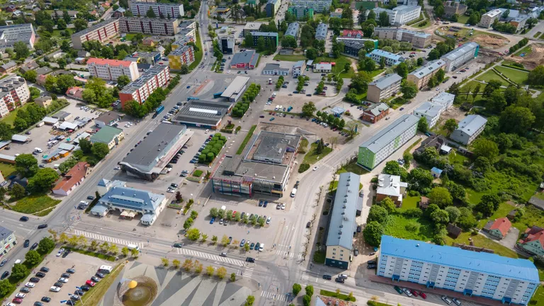 Tsentrumi (keskel) asemele ärikeskuse ehitamine nõuab ka ümbruskonna tänavate ja ristmike põhjalikku uuendamist.