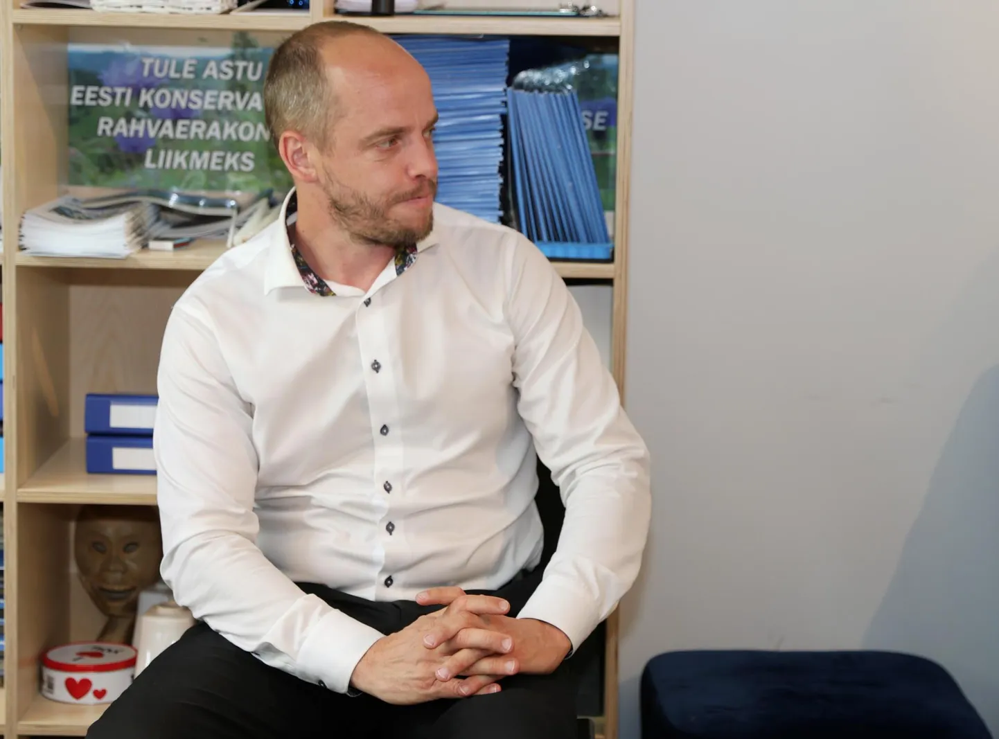 EKRE juhatus heitis Tartu piirkonna juhi Silver Kuusiku erakonnast välja 11. juunil, mispeale hakkas pettunud poliitik uut konservatiivset erakonda looma. Mõttekaaslasi jätkub.