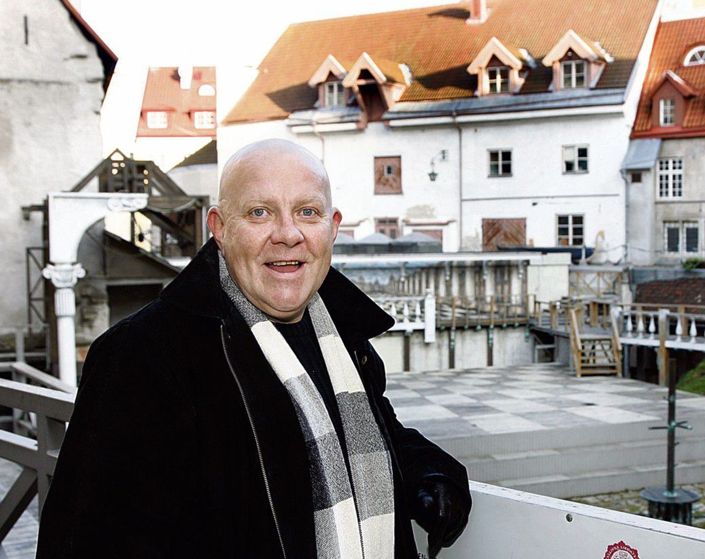 Täis seletamatut ootust: Andrus Vaarik esimese tööpäeva hommikul Tallinna Linnateatri lavaaugus juures.