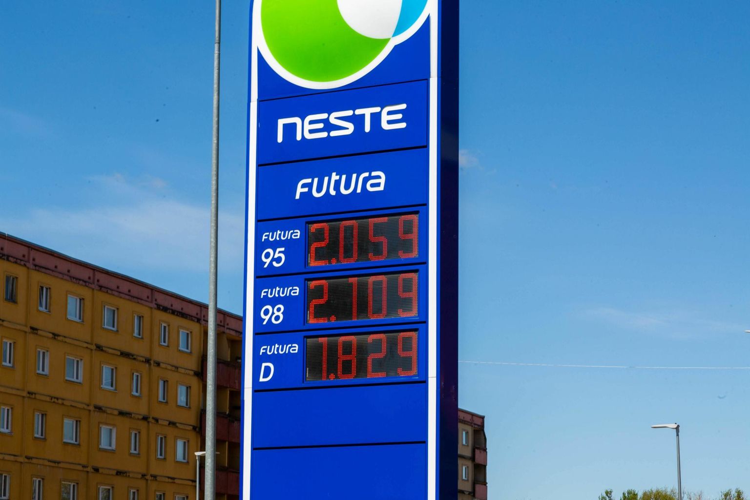 Kütustehindade rekordasemele kerkimisel on oluline roll dollari kallinemisel euro suhtes.

 