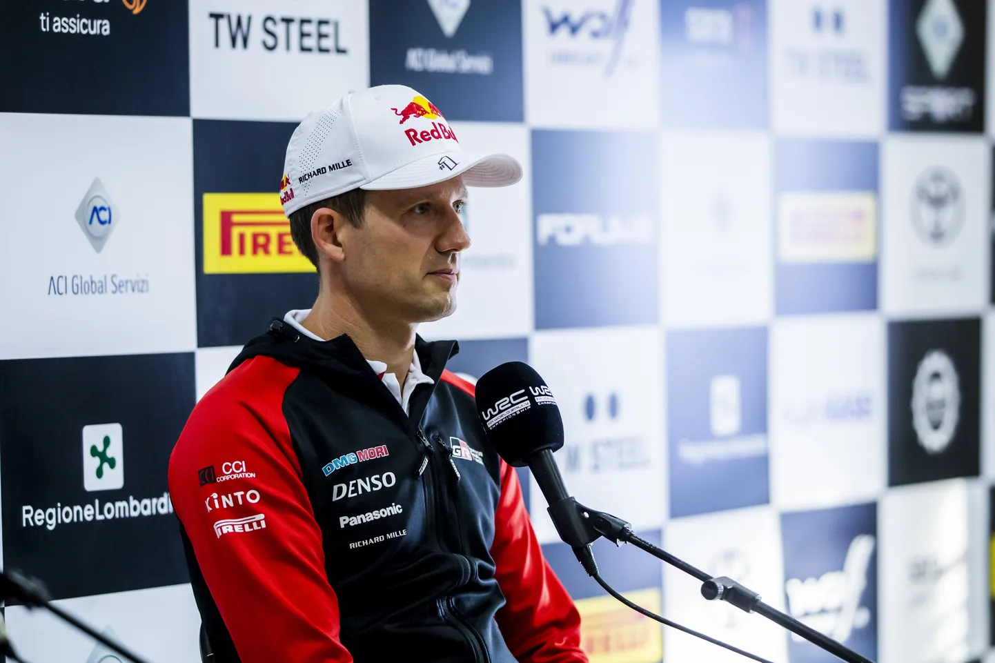 Sebastien Ogier vihjas, et töötab praegu salaplaani kõrval.