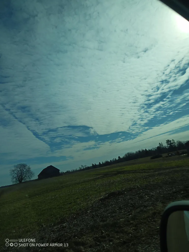 Hedy märkas keset taevast südamekujulist pilve 14. aprillil.