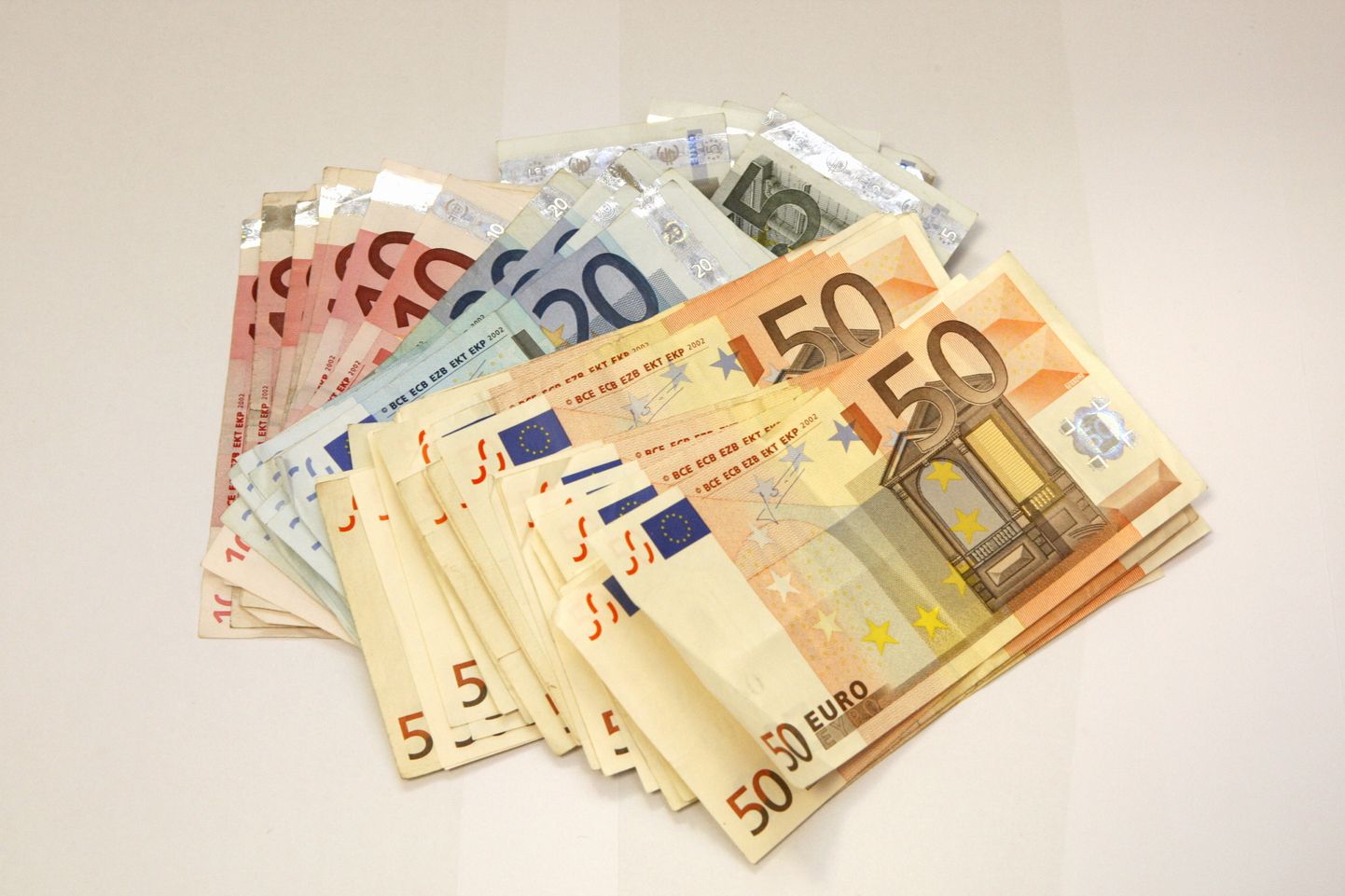 Rahatähed: eelmisel aastal jäeti maksuameti kätte 11 miljonit eurot. Tänavu plaanib maksuamet inimestele tagastada ligikaudu 156 miljonit eurot.