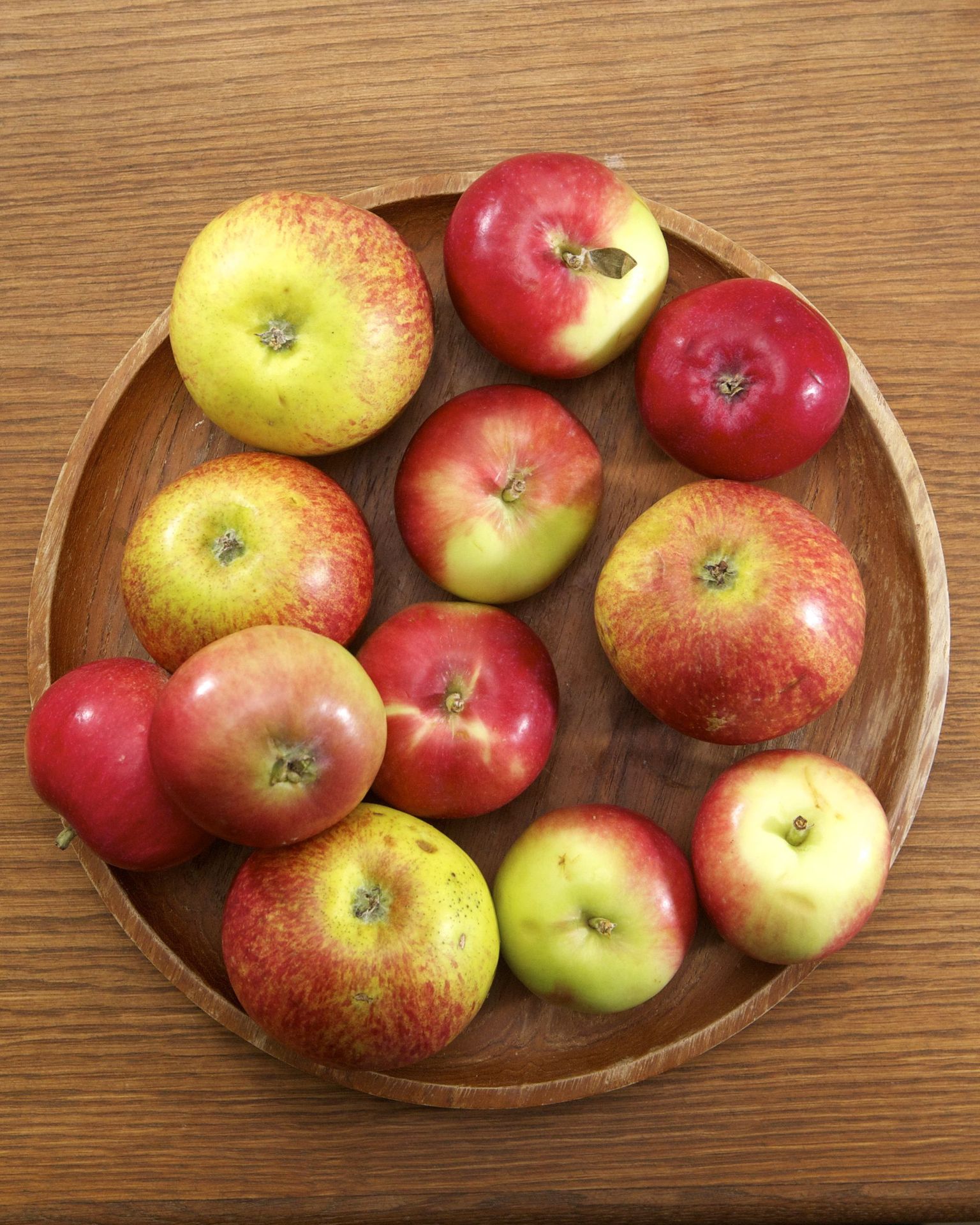 Õunavaagen meelitab ligi äädikakärbseid.