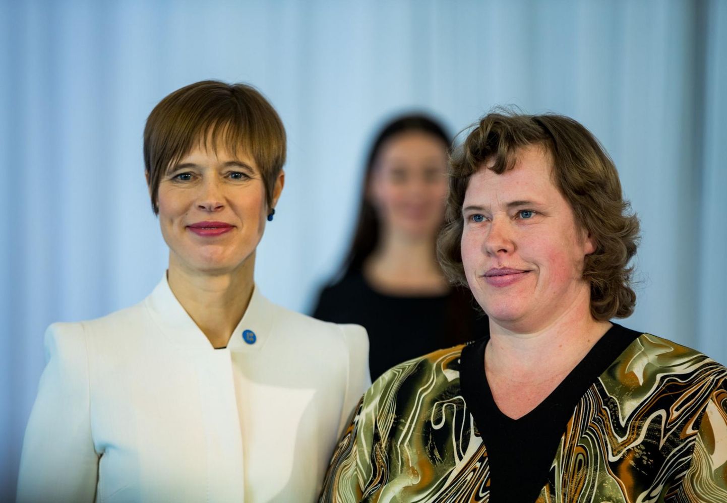 Valgamaa kirjakandja Liia Piho ja president Kersti Kaljulaid.