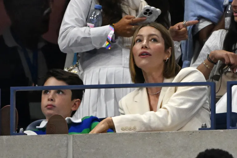 Jessica Biel poja Silasega USA lahtistel.