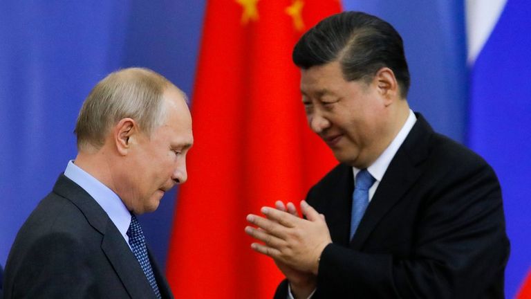 Лидеры России и Китая Владимир Путин и Си Цзиньпин разделяют стремление избавить мир от гегемонии США и доллара
