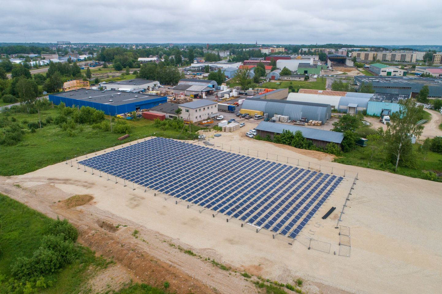 Päikesepargi rajamine Viljandis.