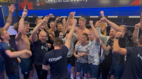 VIDEO TAMPEREST ⟩ Eesti meeste võrkpallikoondis lasi võitu tähistades looma välja!