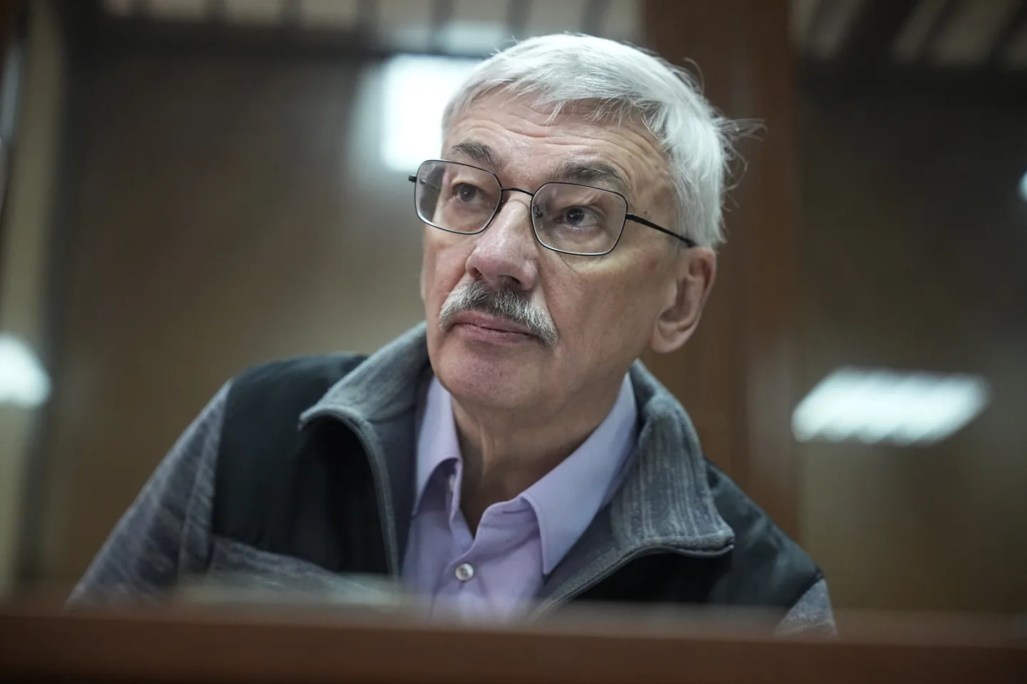 Nobel rahupreemia pälvinud Memoriali kaasjuht Oleg Orlov kohtuprotsessil. 16. veebruar 2024.