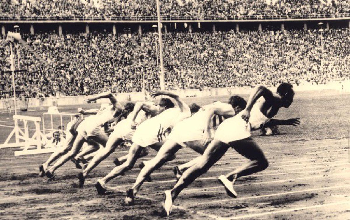 Даже Адольф Гитлер, превративший Олимпийские игры в Берлине в рекламную акцию идеологии нацизма, ничего не смог противопоставить тому, что обладателем четырех золотых наград стал чернокожий атлет из Соединенных Штатов Америки Джессе Оуэнс.