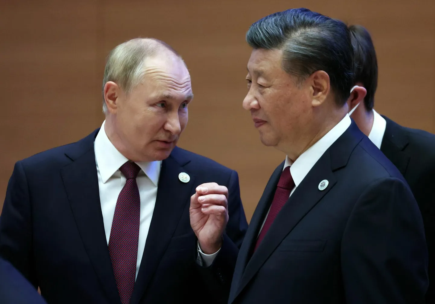 Venemaa riigipea Vladimir Putin ja Hiina president Xi Jinping vestlevad mullu sügisel Usbekistanis Samarkandis toimunud Shanghai koostööorganisatsiooni kohtumisel.