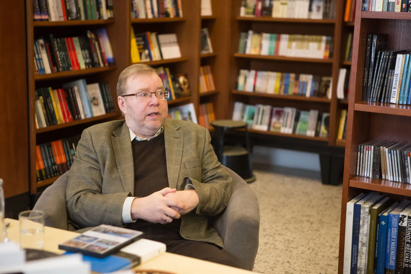 Mart Laar raamatuesitlusel.