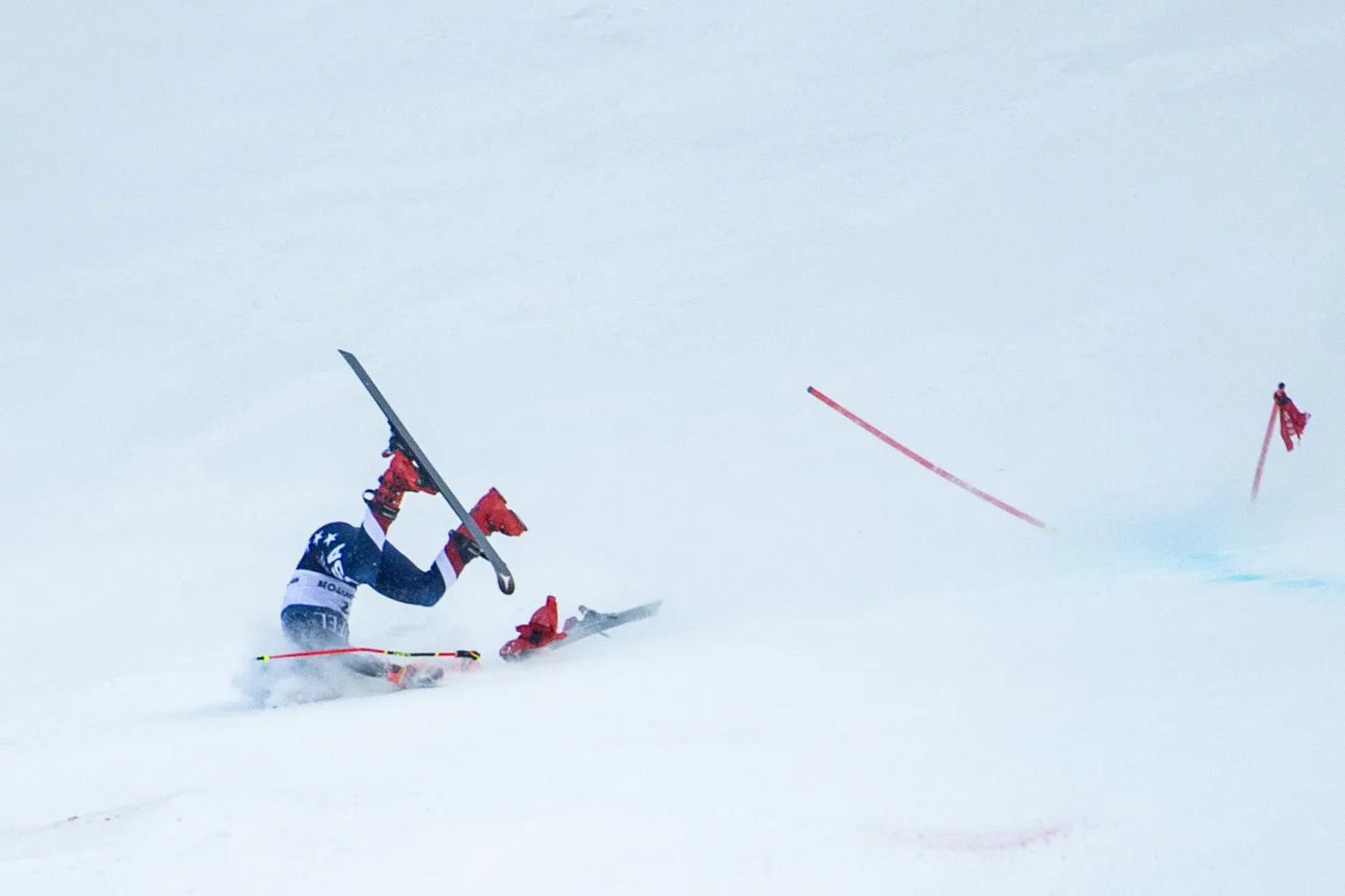 Mikaela Shiffrin pääses raskest kukkumisest pigem õnnelikult.