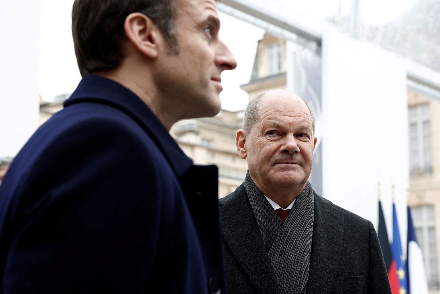 Prantsuse president Emmanuel Macron ja Saksa liidukantsler Olaf Scholz .