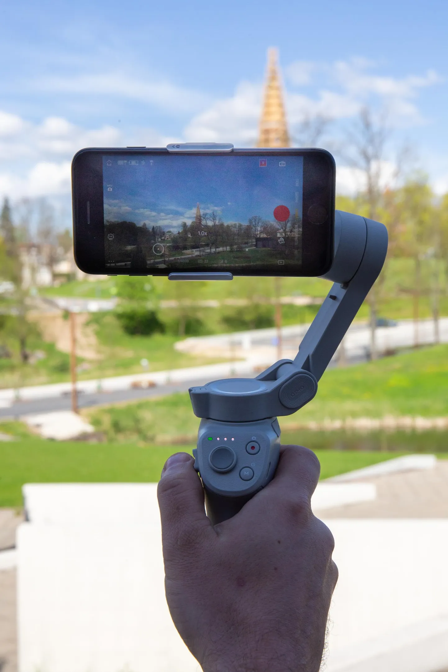 DJI OM 4 telefonistabiliseerija ehk gimbal.  Fotod: Elmo Riig