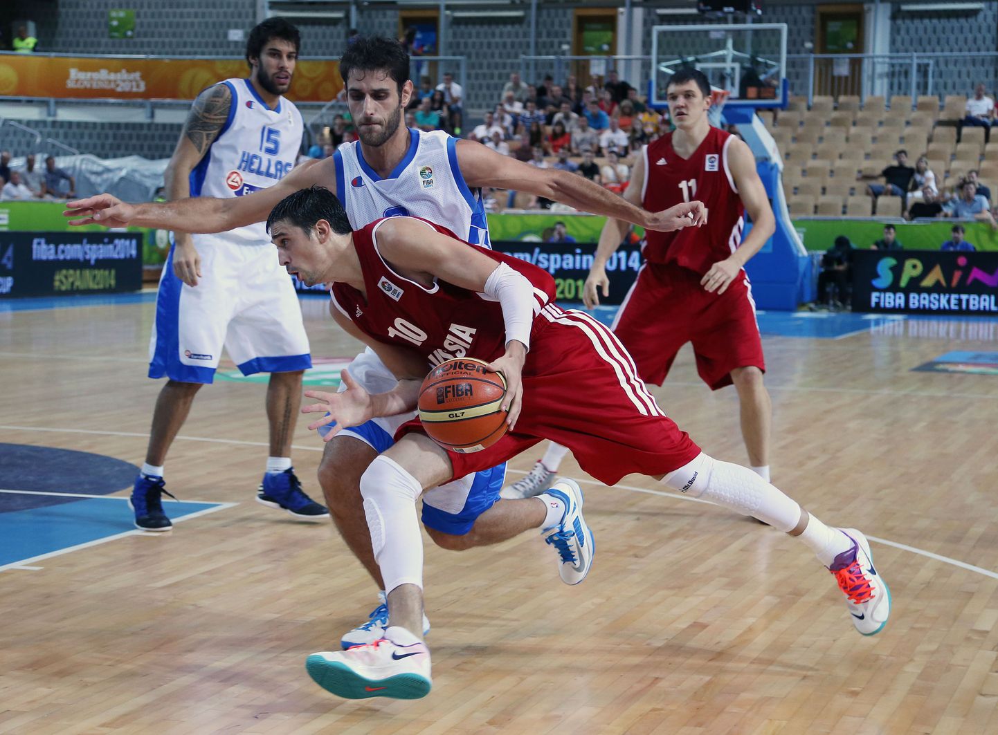 Сборная России по баскетболу 5 сентября проиграла второй матч группового этапа Евробаскета.