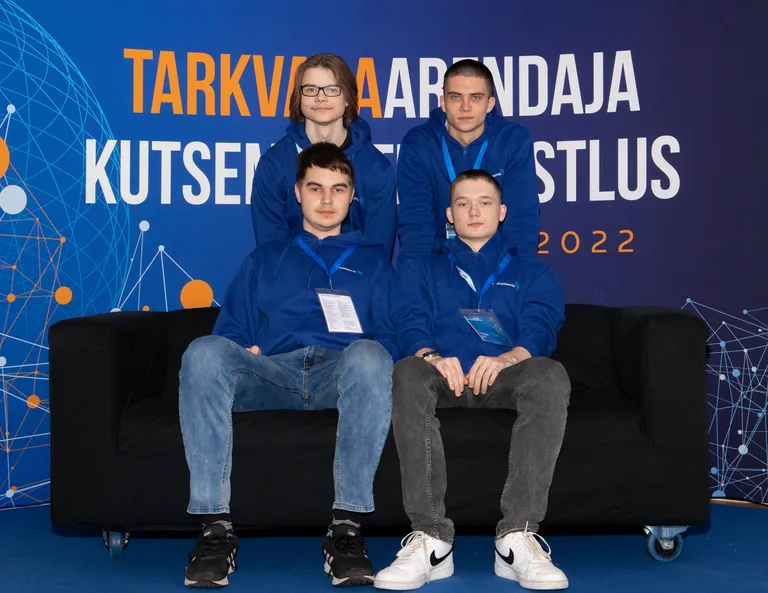 Meeskond SLAW - Postimehe eriauhinna saajad